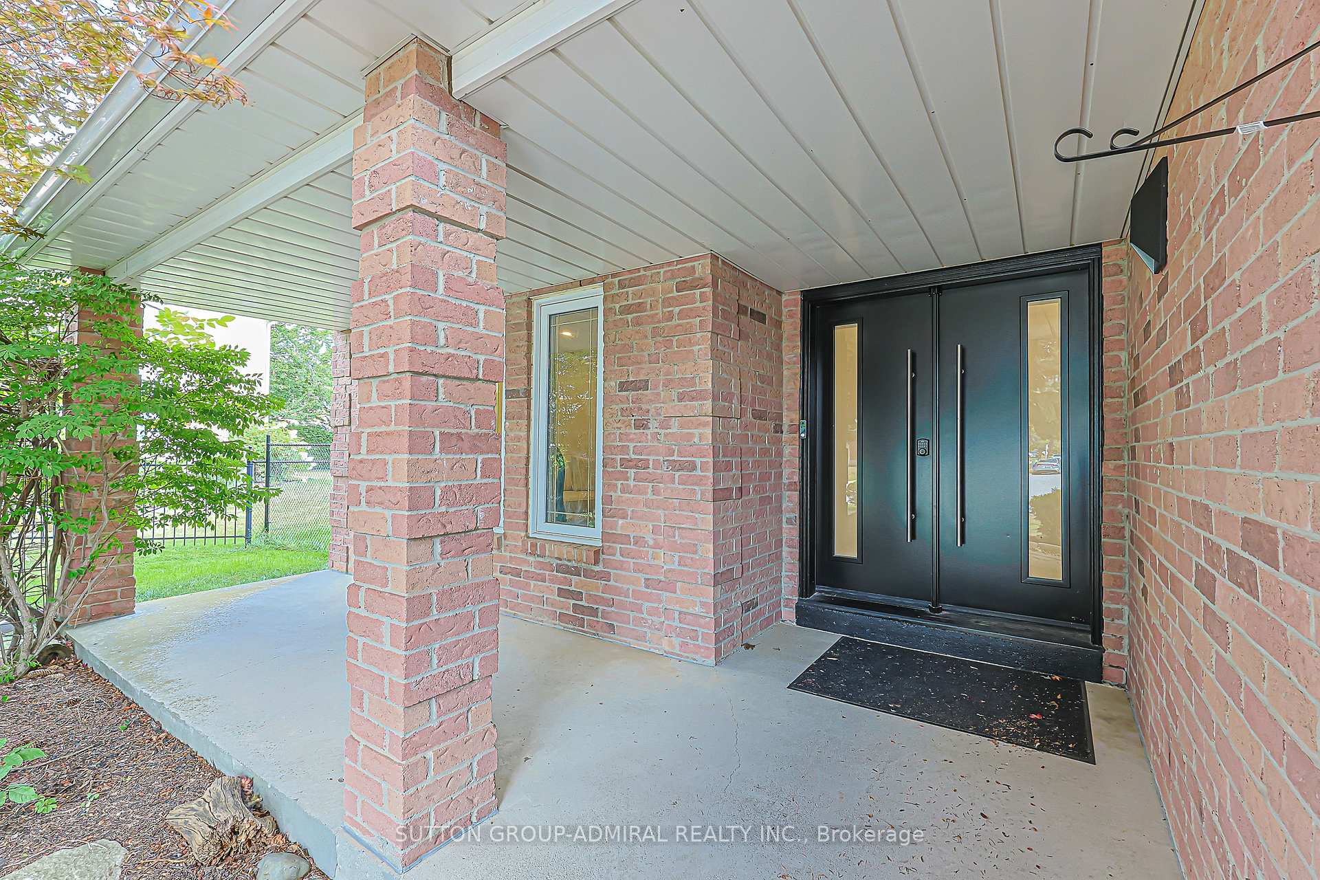 Photo 2 of 62 Pickett Crescent, Richmond Hill, Westbrook — HOMEH