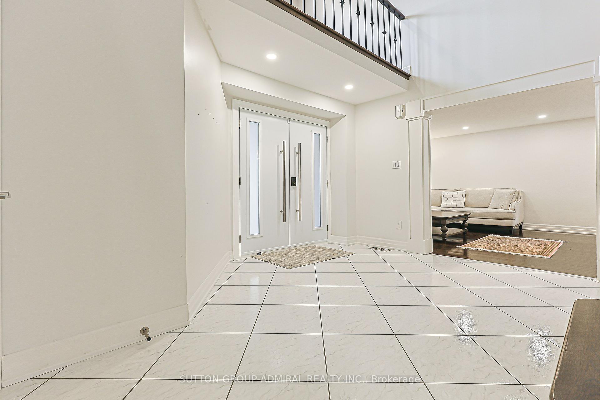 Photo 3 of 62 Pickett Crescent, Richmond Hill, Westbrook — HOMEH