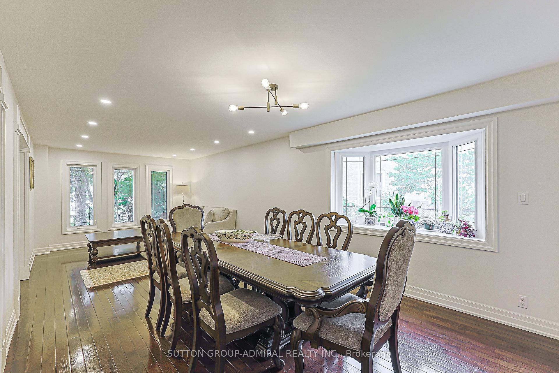 Photo 8 of 62 Pickett Crescent, Richmond Hill, Westbrook — HOMEH