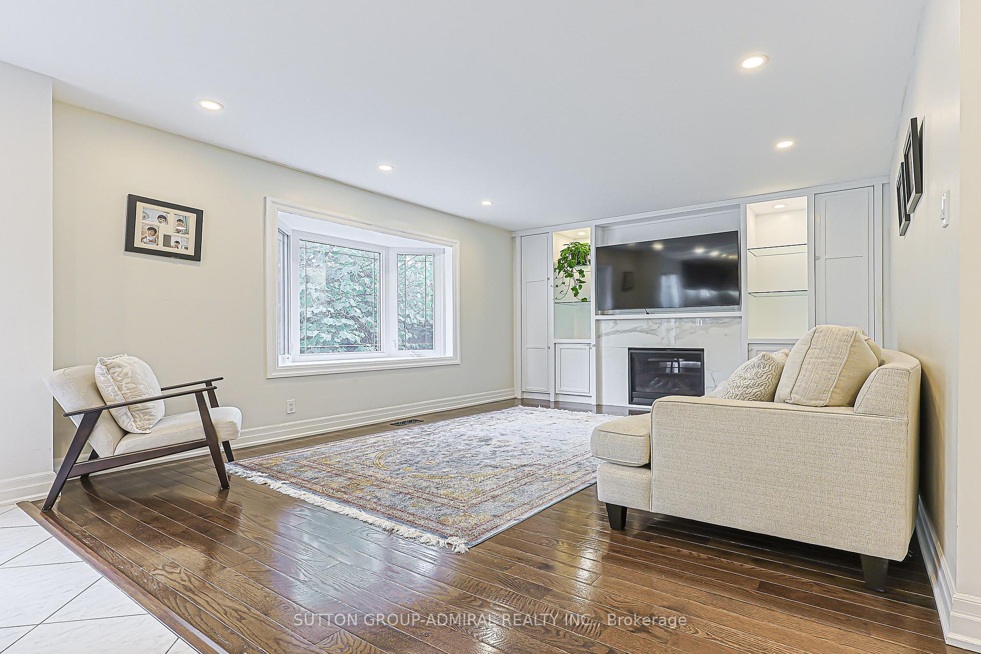 Photo 9 of 62 Pickett Crescent, Richmond Hill, Westbrook — HOMEH