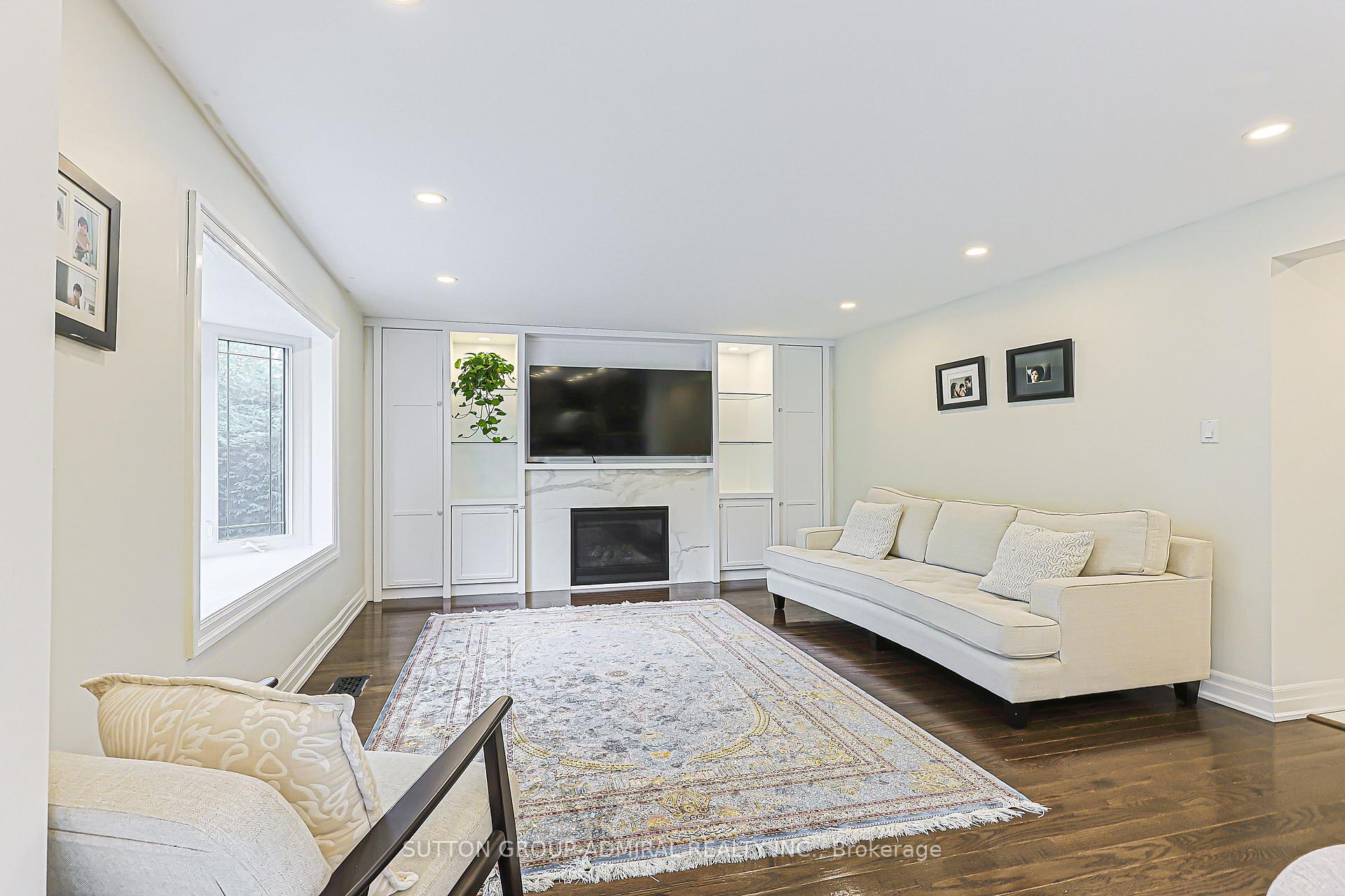 Photo 10 of 62 Pickett Crescent, Richmond Hill, Westbrook — HOMEH