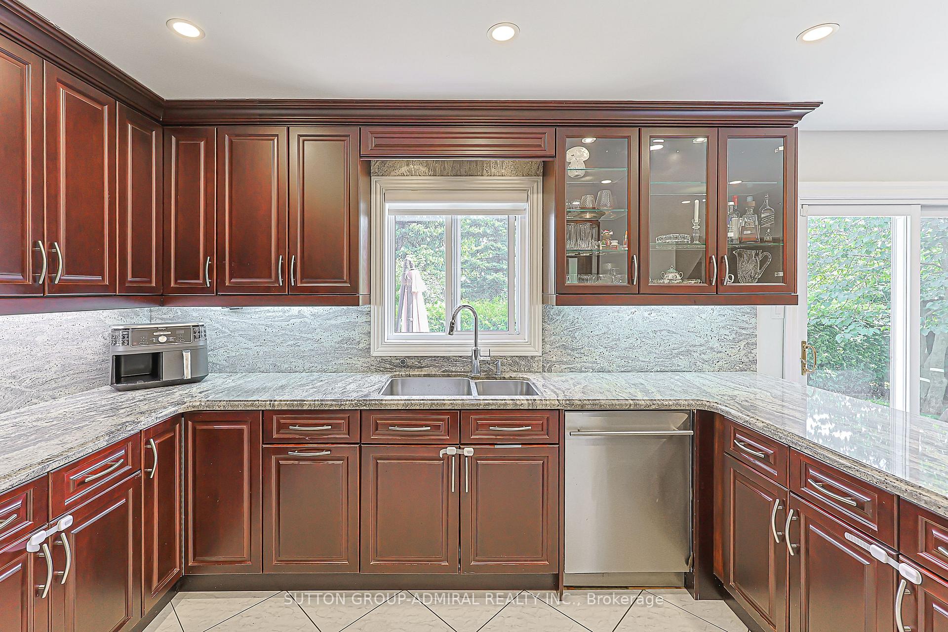 Photo 15 of 62 Pickett Crescent, Richmond Hill, Westbrook — HOMEH