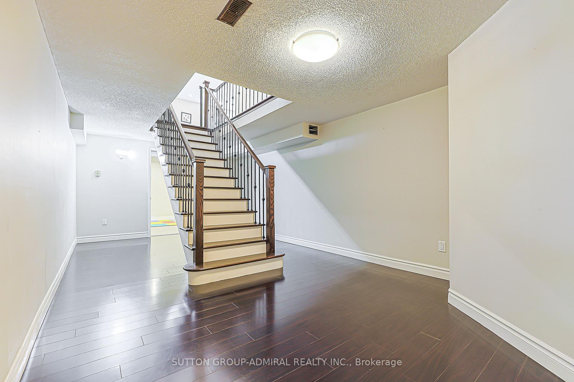 Photo 37 of 62 Pickett Crescent, Richmond Hill, Westbrook — HOMEH