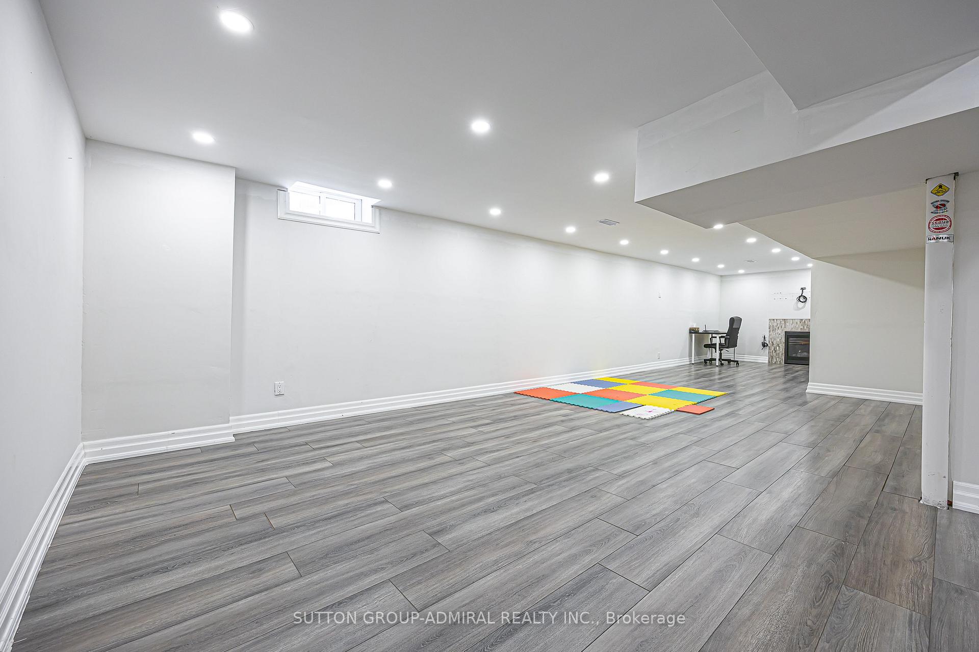 Photo 38 of 62 Pickett Crescent, Richmond Hill, Westbrook — HOMEH