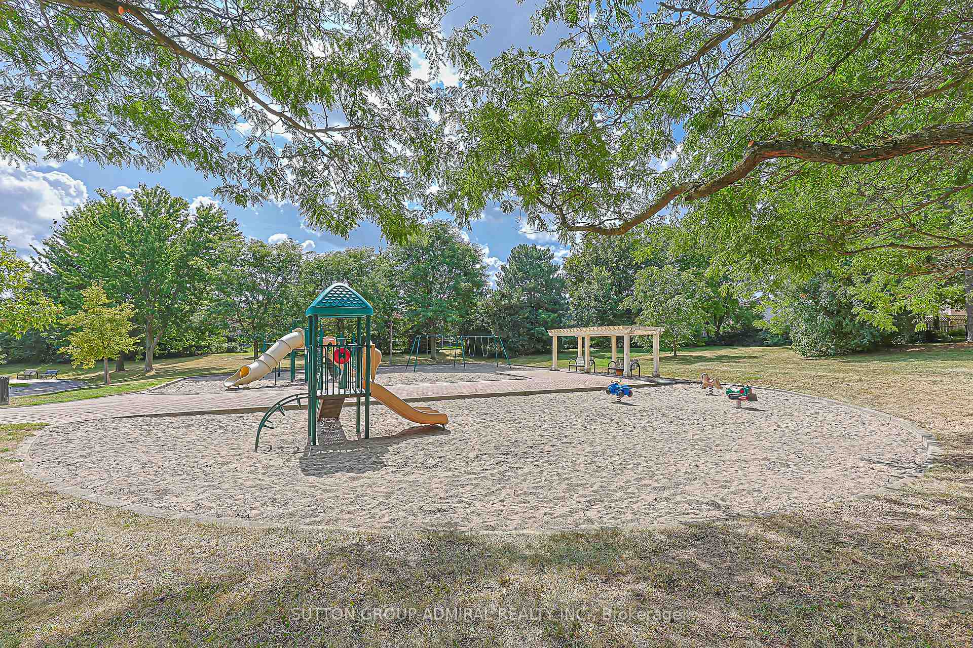 Photo 47 of 62 Pickett Crescent, Richmond Hill, Westbrook — HOMEH