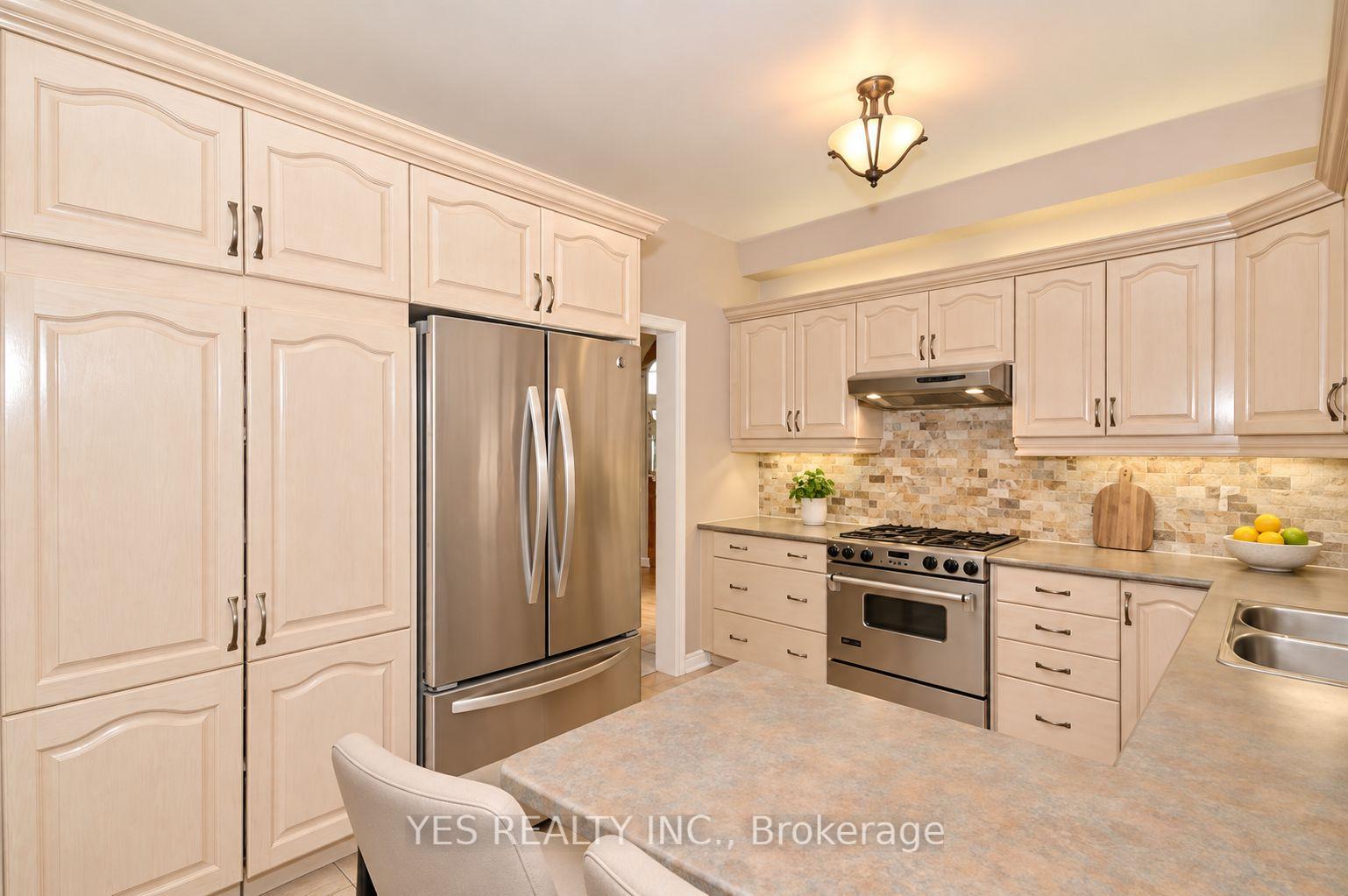 Photo 6 of 17 Snowcap Road, Brampton, Sandringham-Wellington — HOMEH