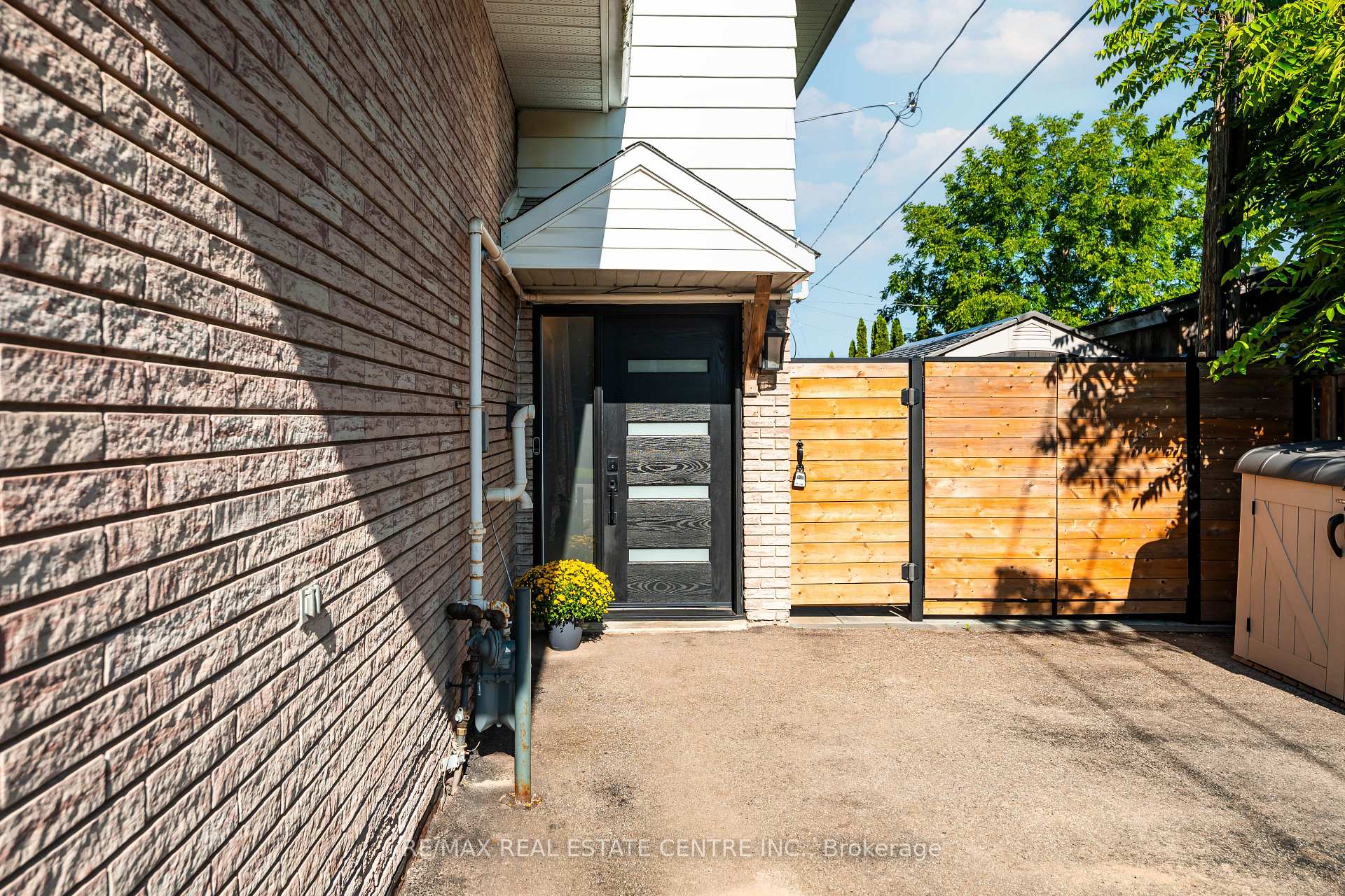 Photo 4 of 7 Madison Avenue, Orangeville — HOMEH