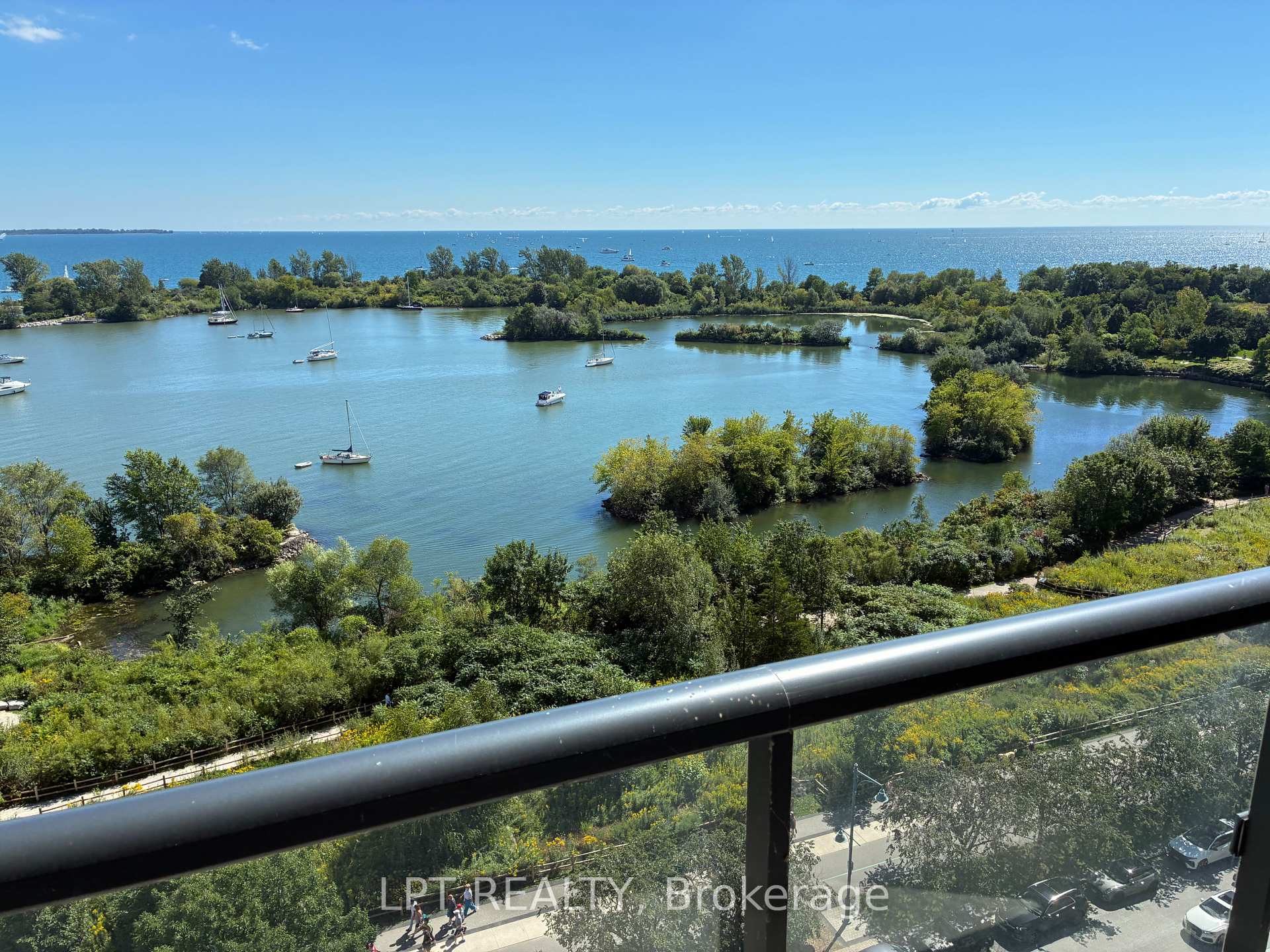 Photo 2 of Unit 1015, 390 Annie Craig Drive, Etobicoke, Mimico — HOMEH