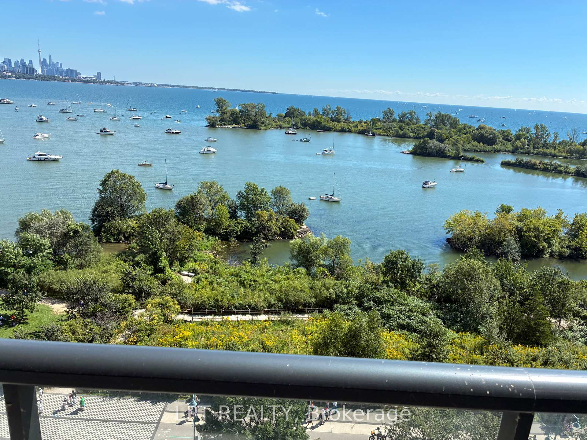 Photo 3 of Unit 1015, 390 Annie Craig Drive, Etobicoke, Mimico — HOMEH