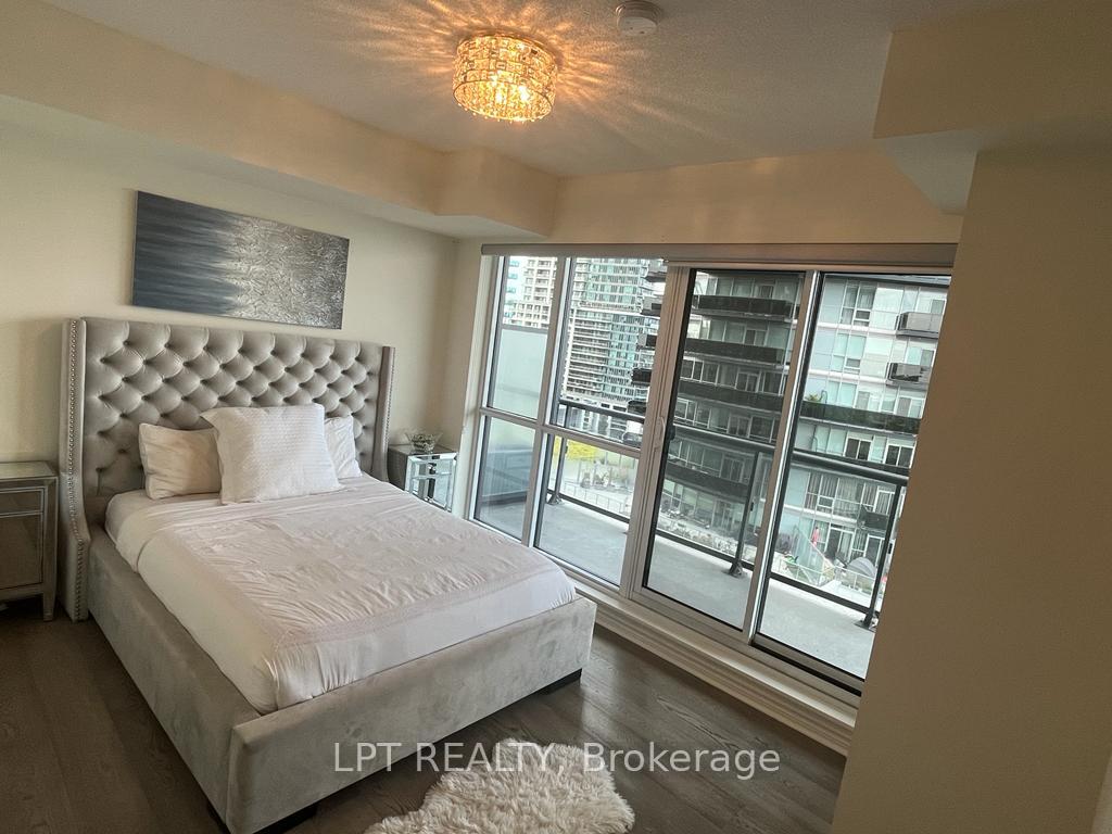 Photo 10 of Unit 1015, 390 Annie Craig Drive, Etobicoke, Mimico — HOMEH