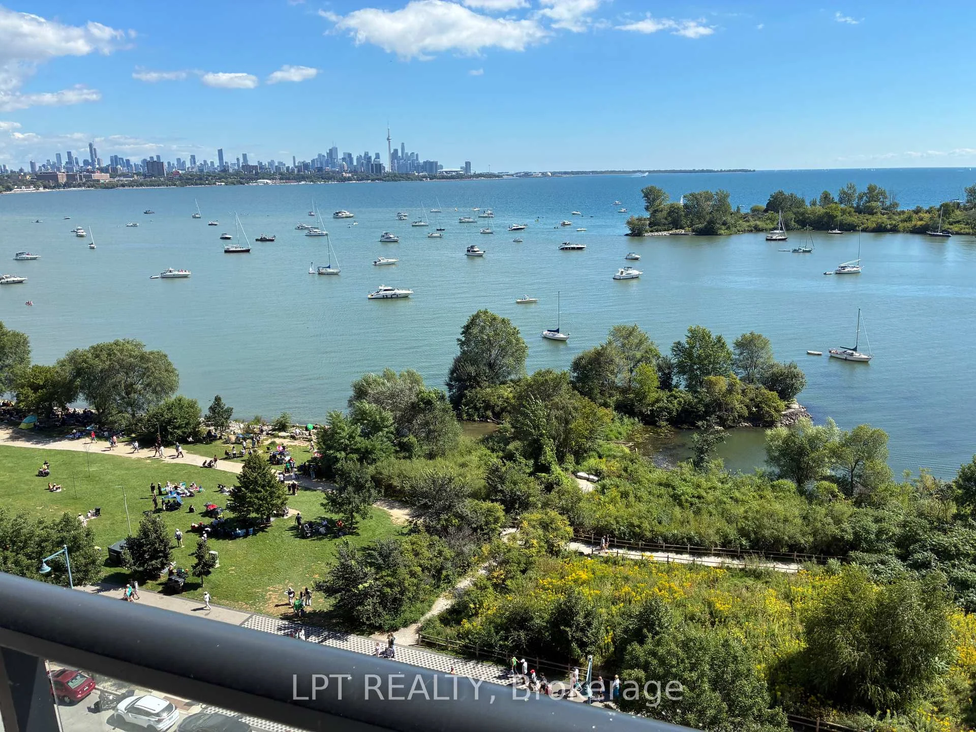 Photo 11 of Unit 1015, 390 Annie Craig Drive, Etobicoke, Mimico — HOMEH
