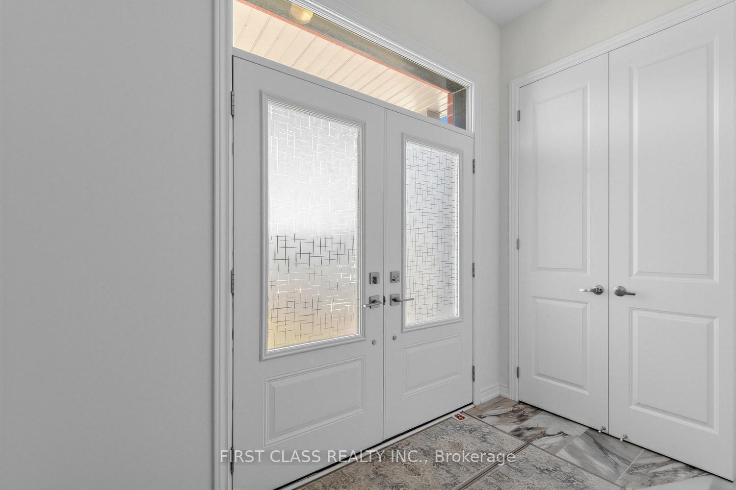 Photo 3 of 15 Abbey Crescent, Barrie, Rural Barrie Southeast — HOMEH