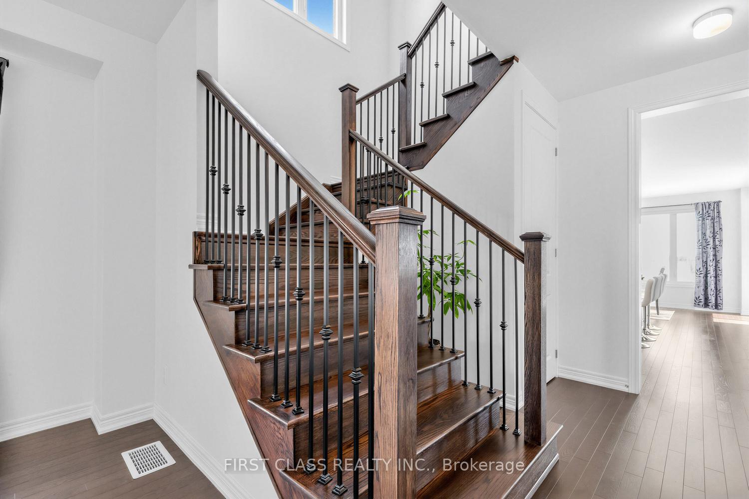 Photo 7 of 15 Abbey Crescent, Barrie, Rural Barrie Southeast — HOMEH