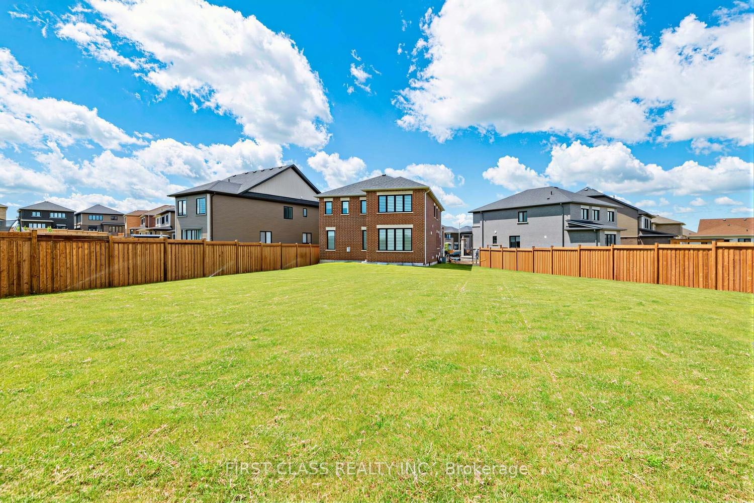 Photo 40 of 15 Abbey Crescent, Barrie, Rural Barrie Southeast — HOMEH