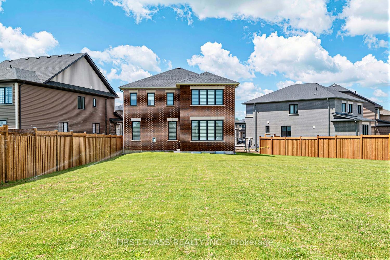 Photo 41 of 15 Abbey Crescent, Barrie, Rural Barrie Southeast — HOMEH