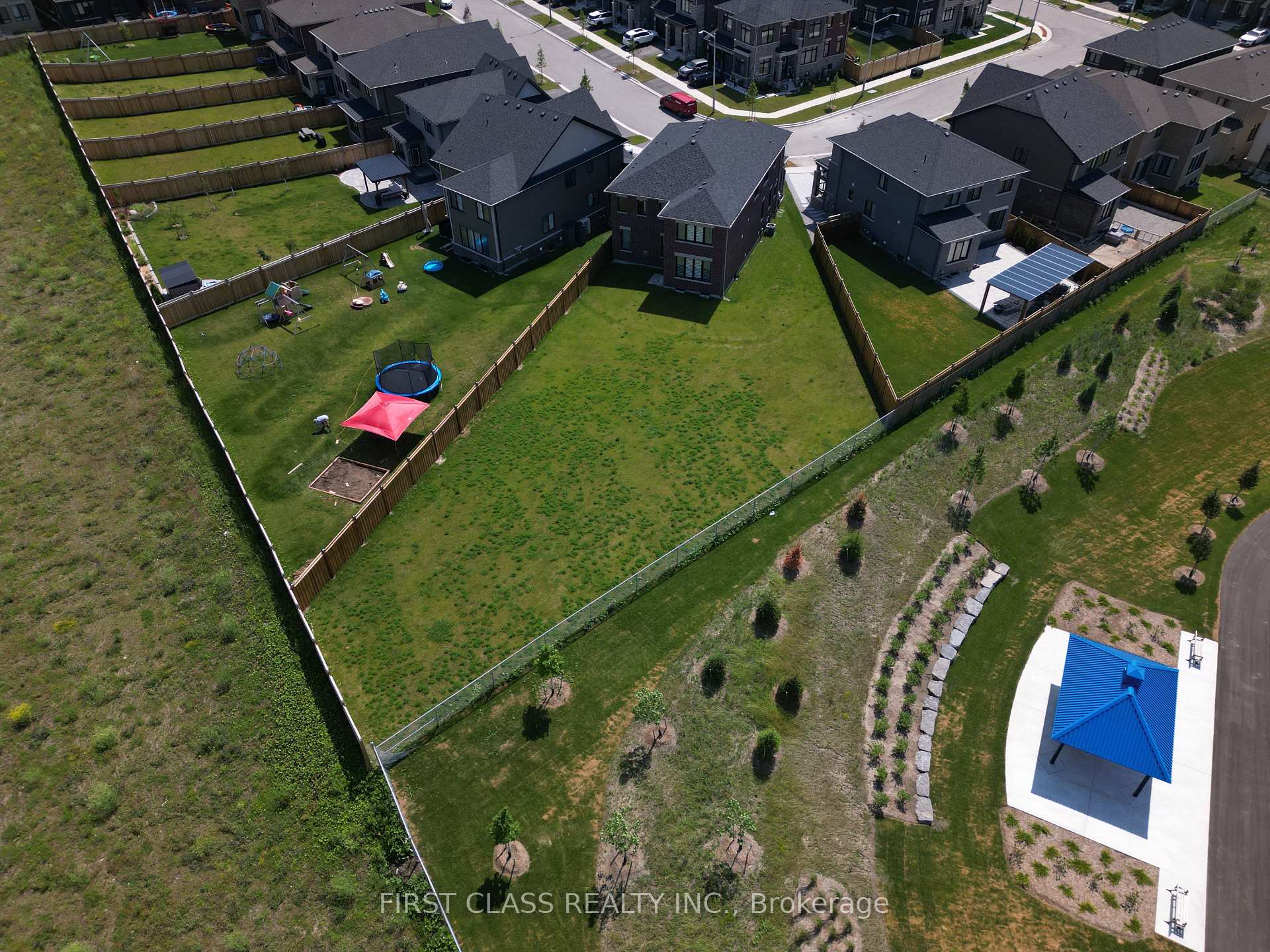 Photo 42 of 15 Abbey Crescent, Barrie, Rural Barrie Southeast — HOMEH