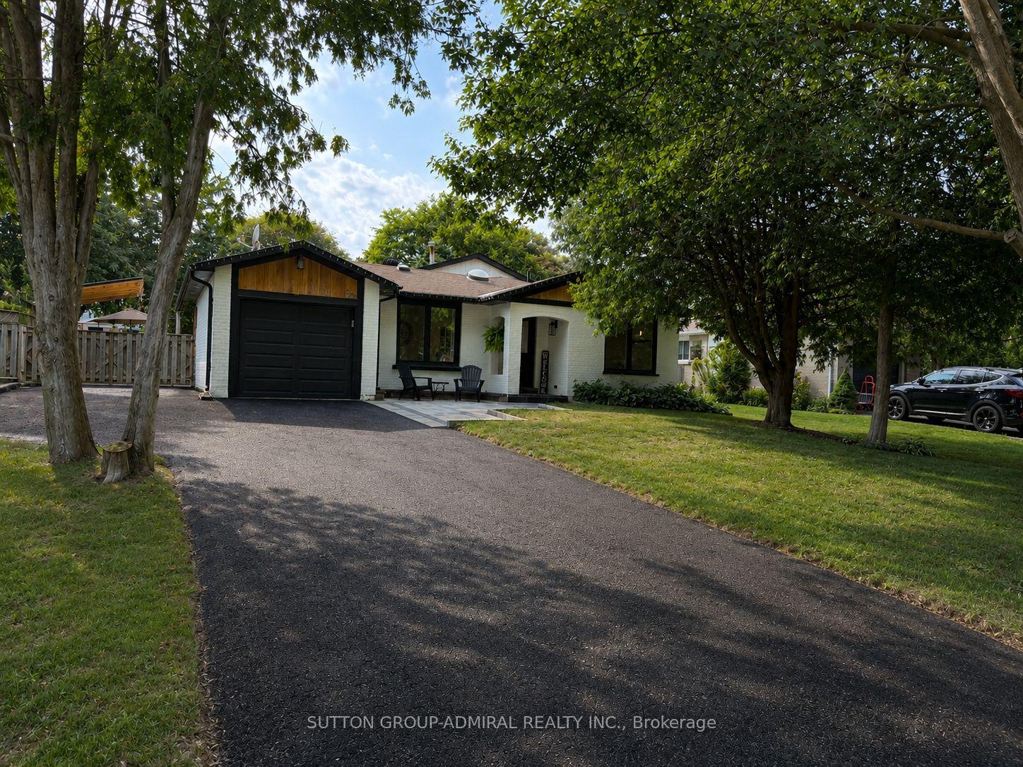 Photo 2 of 214 Centre Street N, New Tecumseth, Beeton — HOMEH