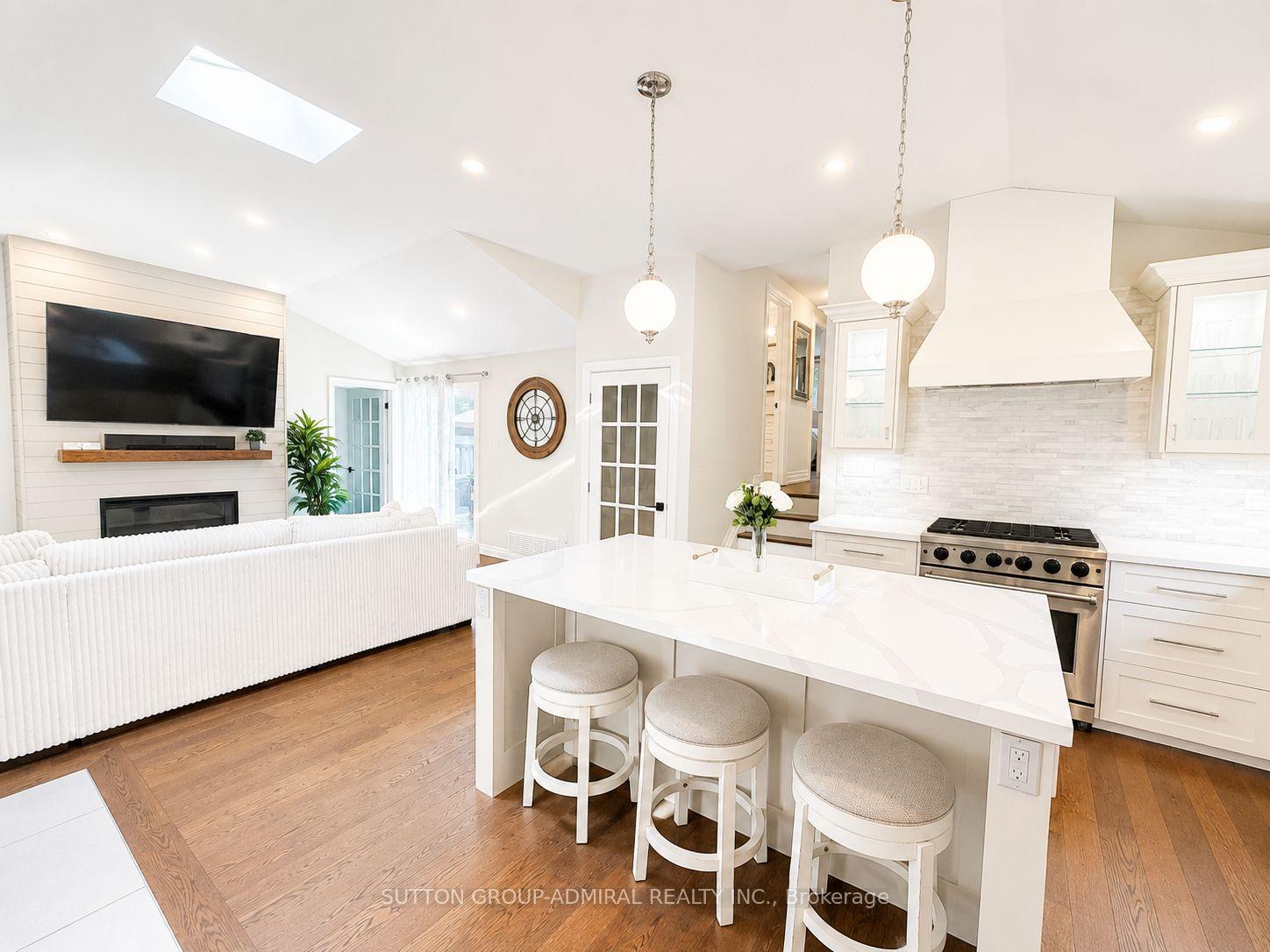 Photo 5 of 214 Centre Street N, New Tecumseth, Beeton — HOMEH