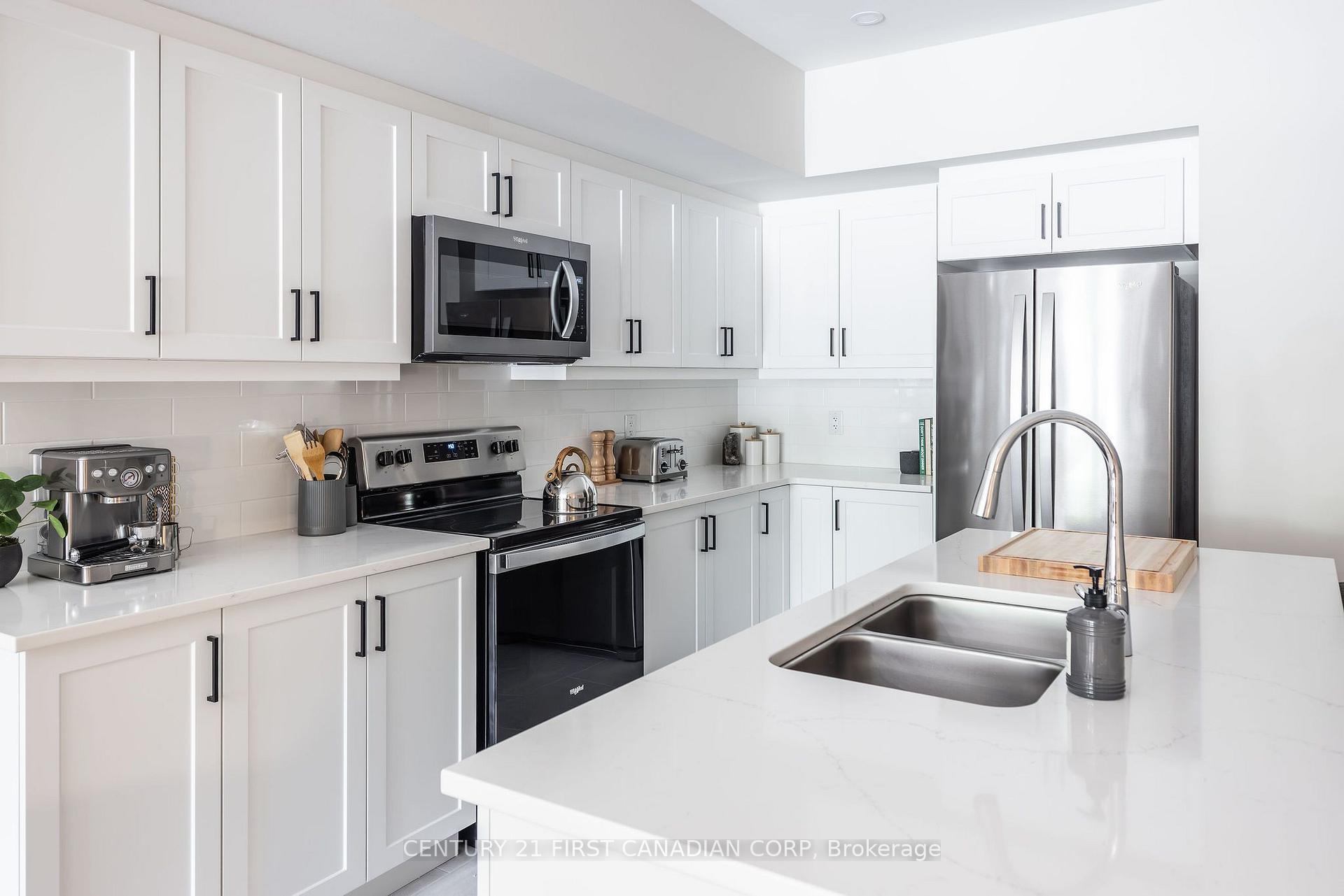 Photo 5 of Unit 314, 230 North Centre Road, London, North B — HOMEH