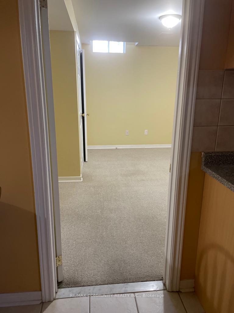 Photo 5 of Unit Basement, 24 Elmrill Road, Markham, Berczy — HOMEH