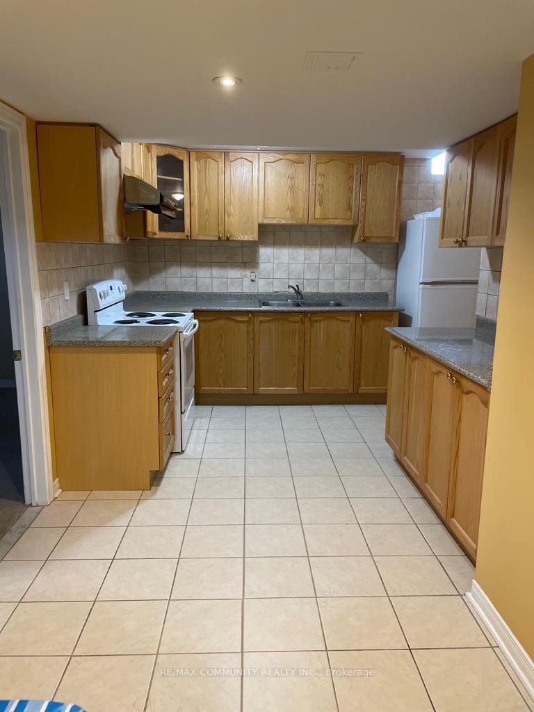 Photo 6 of Unit Basement, 24 Elmrill Road, Markham, Berczy — HOMEH