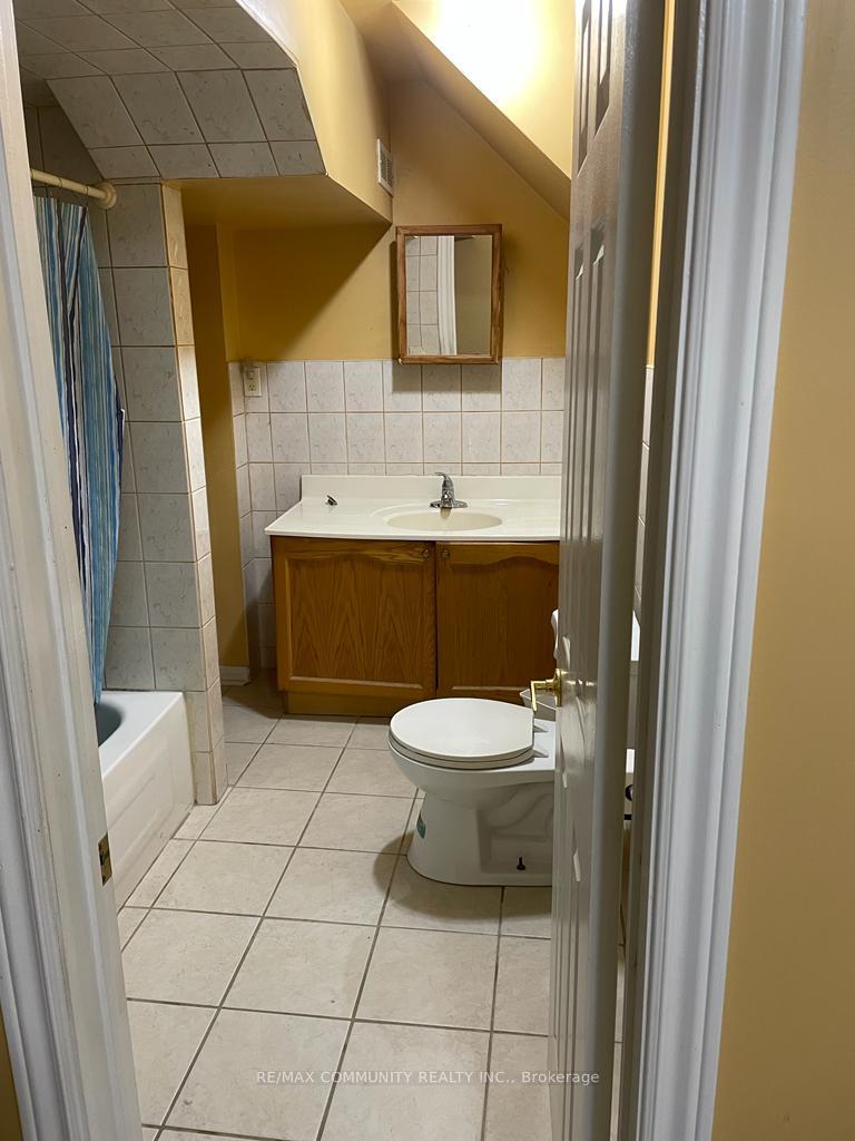 Photo 8 of Unit Basement, 24 Elmrill Road, Markham, Berczy — HOMEH