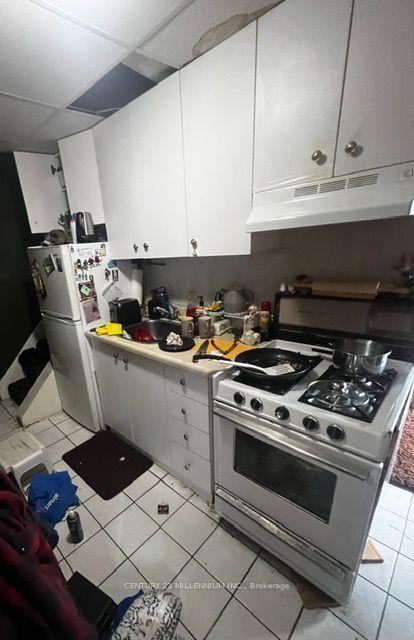 Photo 16 of 38 Miller Street, Toronto, Weston-Pellam Park — HOMEH