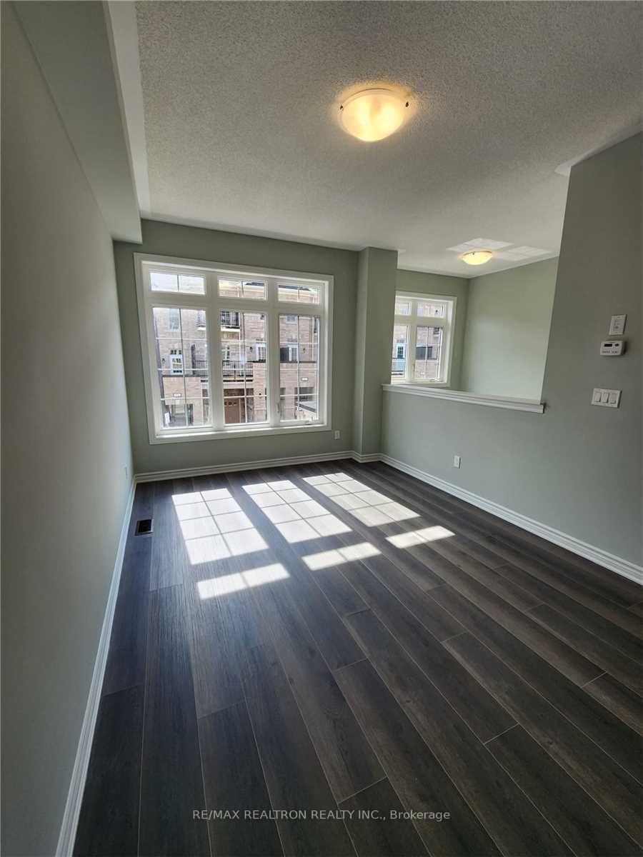 Photo 3 of 8 Royal Collection Way, Whitby, Lynde Creek — HOMEH