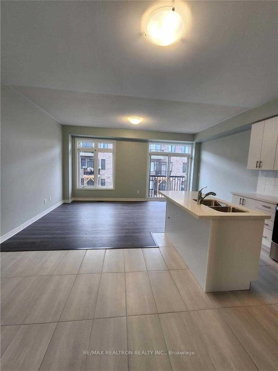 Photo 6 of 8 Royal Collection Way, Whitby, Lynde Creek — HOMEH