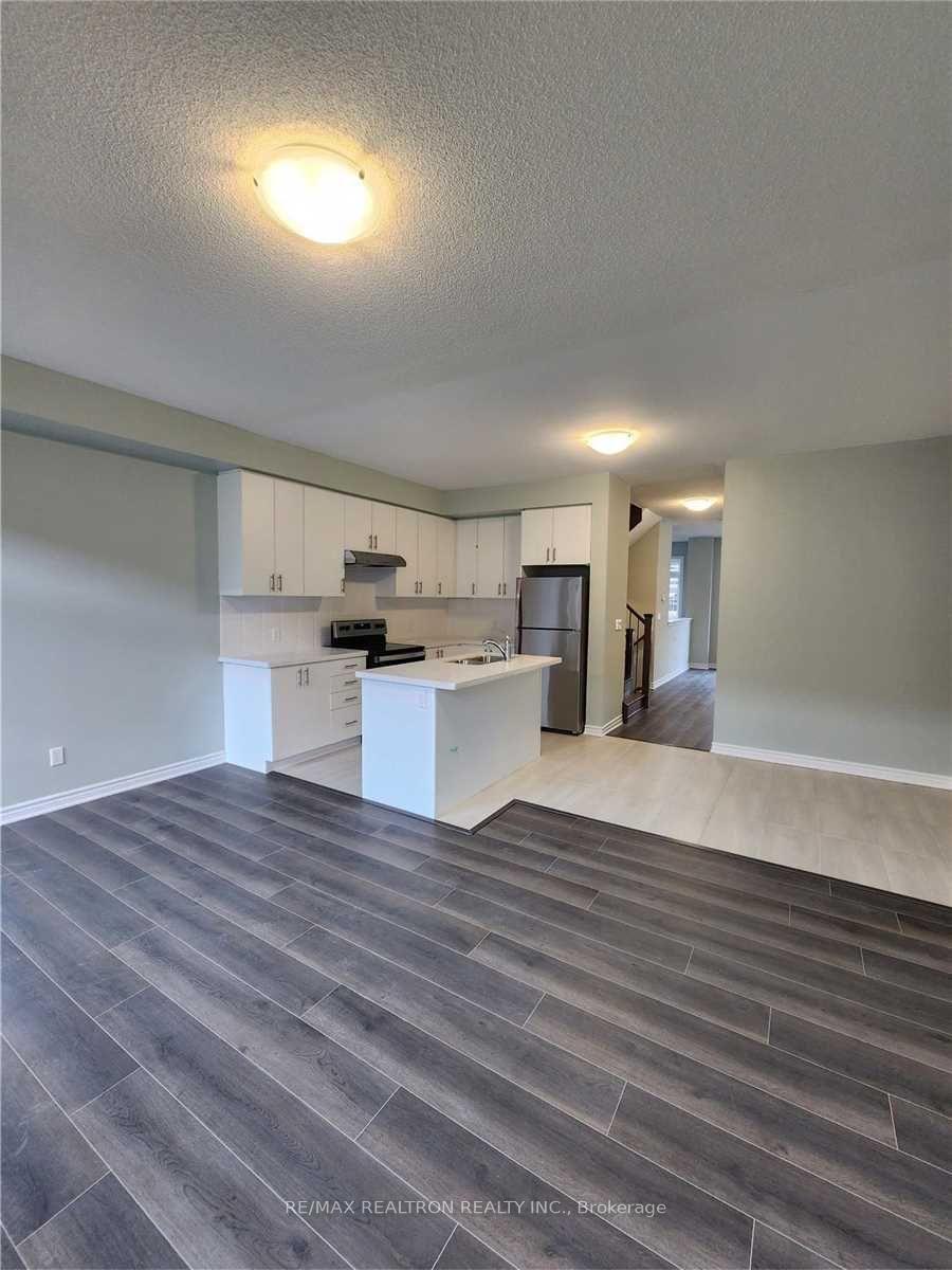 Photo 7 of 8 Royal Collection Way, Whitby, Lynde Creek — HOMEH