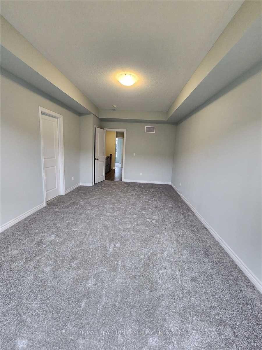 Photo 15 of 8 Royal Collection Way, Whitby, Lynde Creek — HOMEH