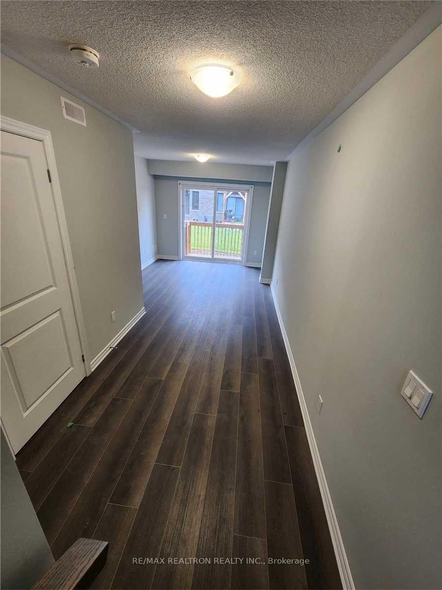 Photo 19 of 8 Royal Collection Way, Whitby, Lynde Creek — HOMEH