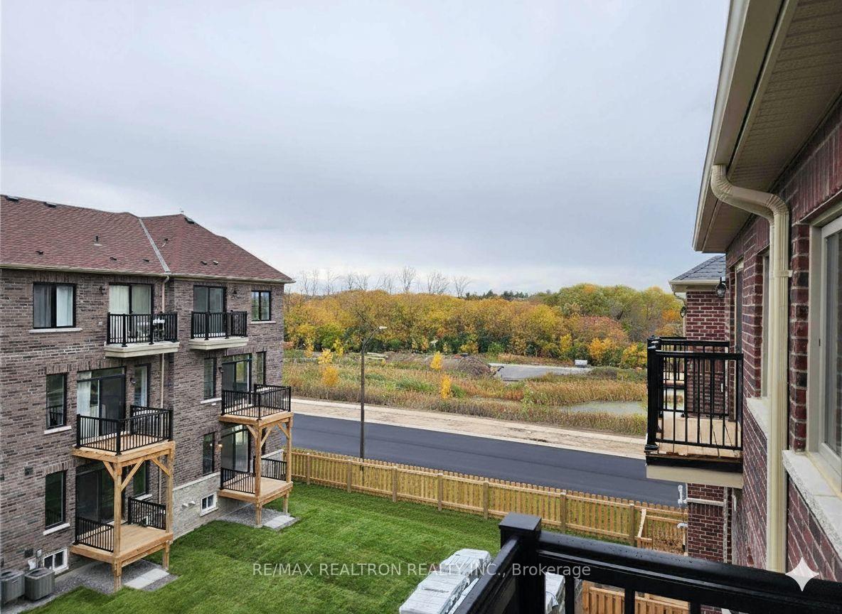 Photo 23 of 8 Royal Collection Way, Whitby, Lynde Creek — HOMEH
