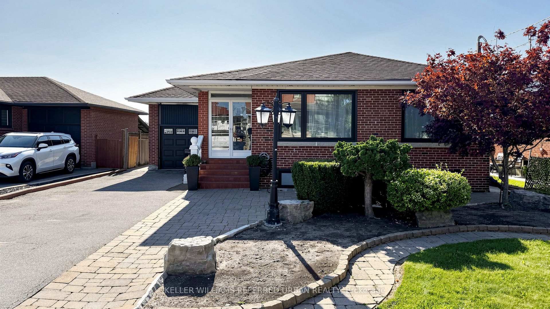 Photo 3 of Unit Lower, 6 Frankfort Avenue, North York, Rustic — HOMEH