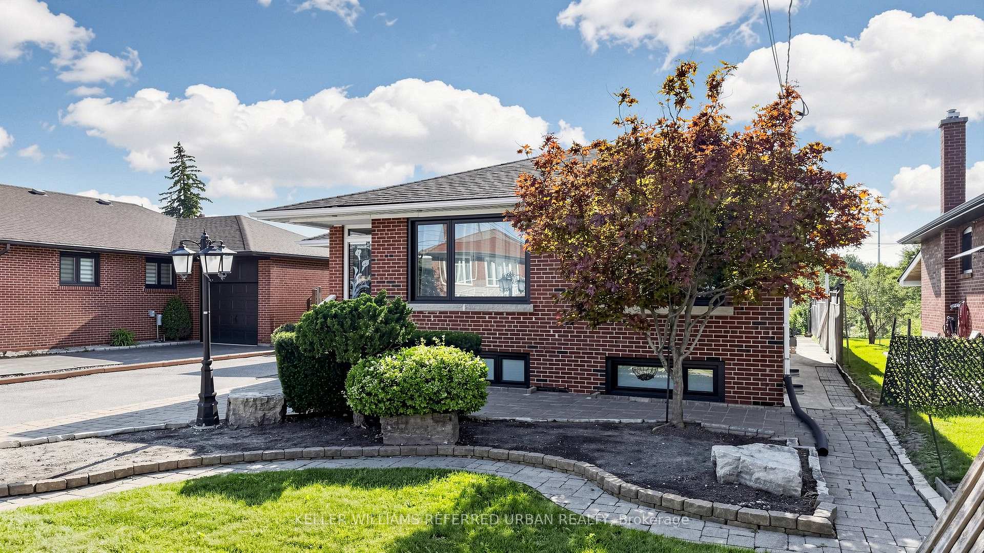 Photo 4 of Unit Lower, 6 Frankfort Avenue, North York, Rustic — HOMEH