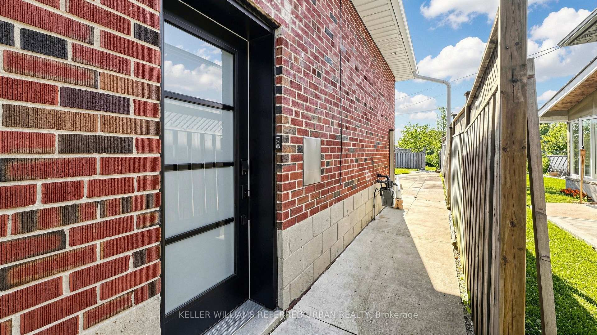Photo 19 of Unit Lower, 6 Frankfort Avenue, North York, Rustic — HOMEH