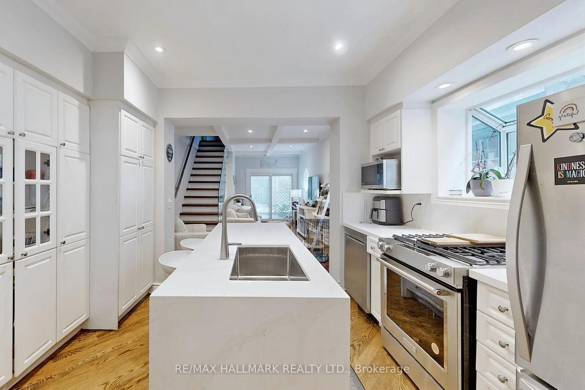 Photo 5 of Unit Main/Second Floor, 20 Glenfern Avenue, Toronto, The Beaches — HOMEH