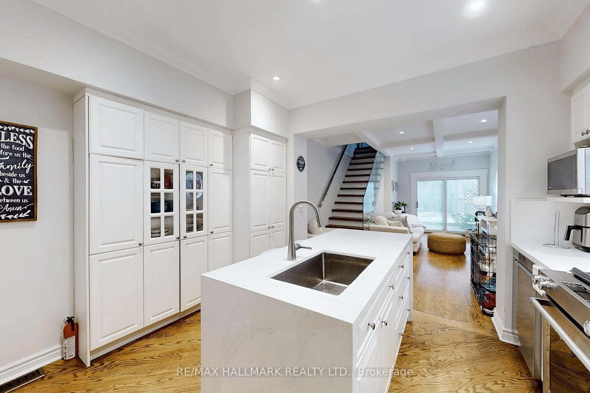 Photo 6 of Unit Main/Second Floor, 20 Glenfern Avenue, Toronto, The Beaches — HOMEH