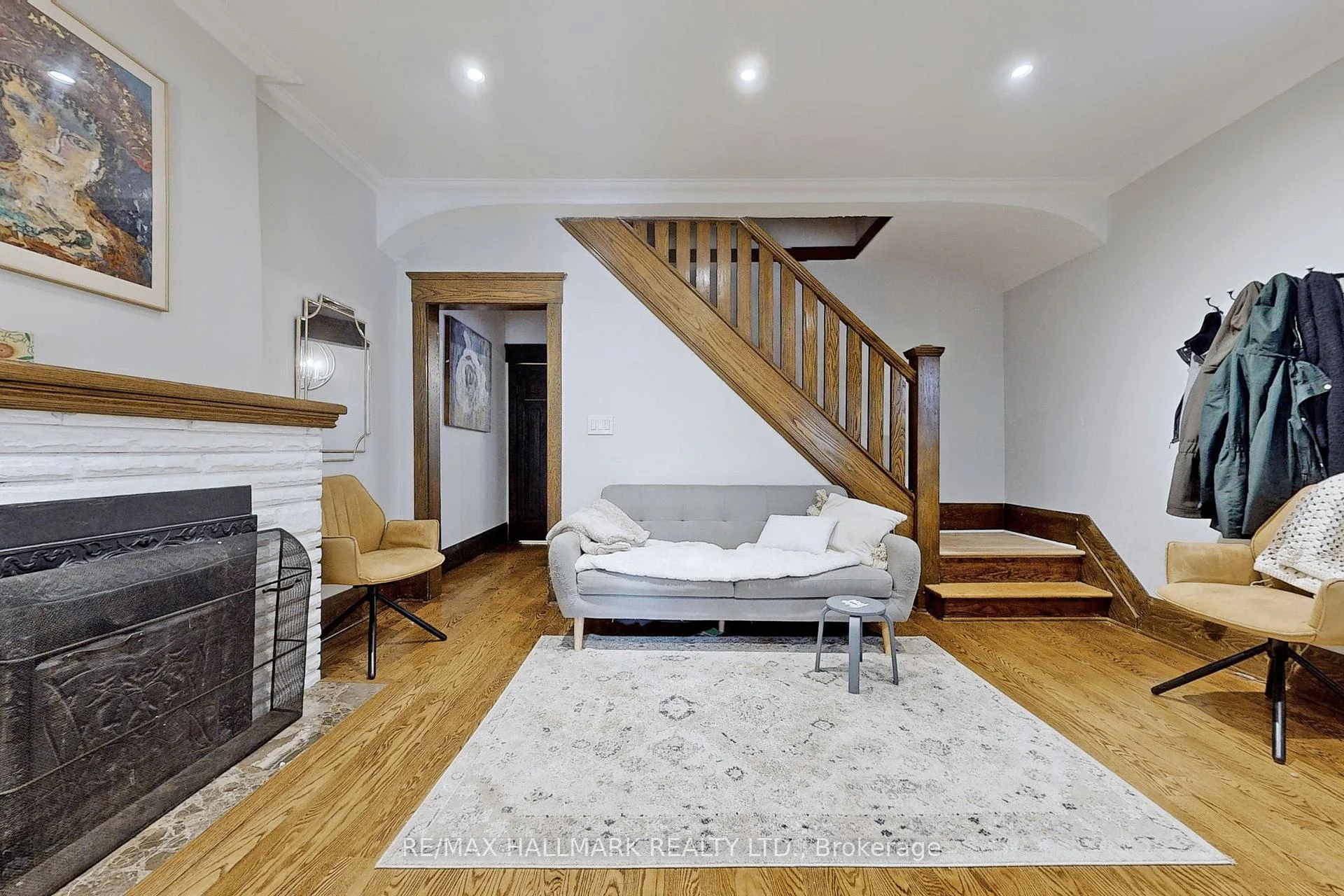 Photo 8 of Unit Main/Second Floor, 20 Glenfern Avenue, Toronto, The Beaches — HOMEH