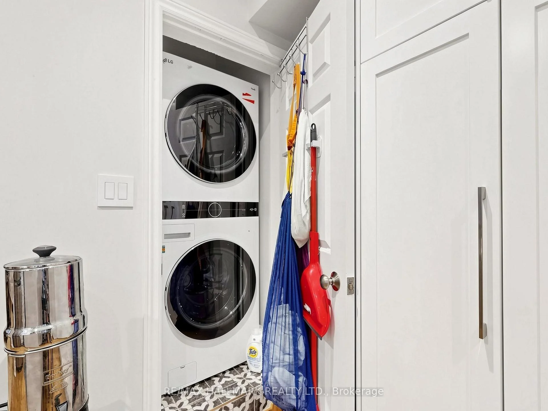 Photo 65 of Unit Main/Second Floor, 20 Glenfern Avenue, Toronto, The Beaches — HOMEH