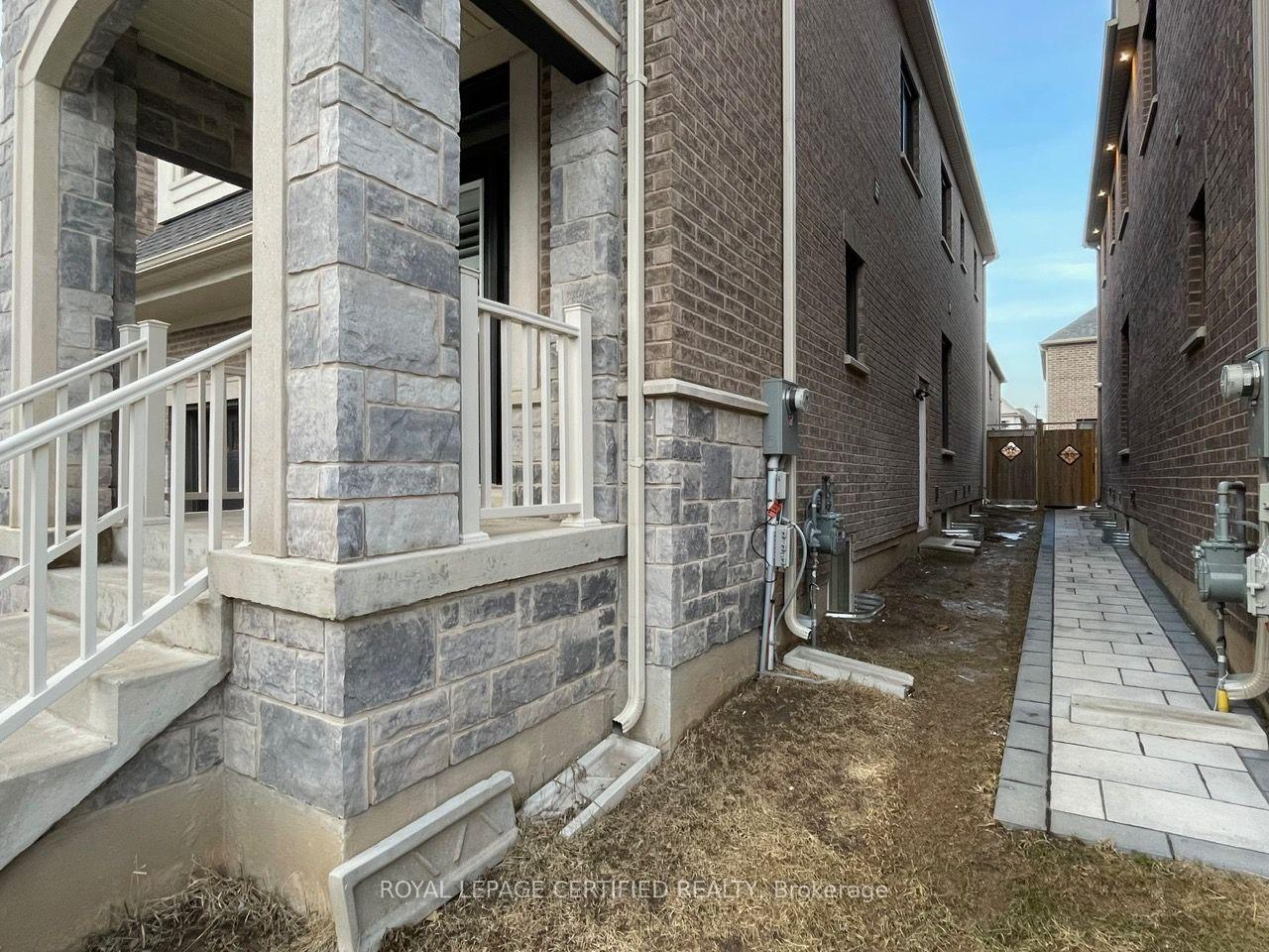 Photo 3 of Unit Basement, 1227 Mcphedran Point, Milton, Ford — HOMEH