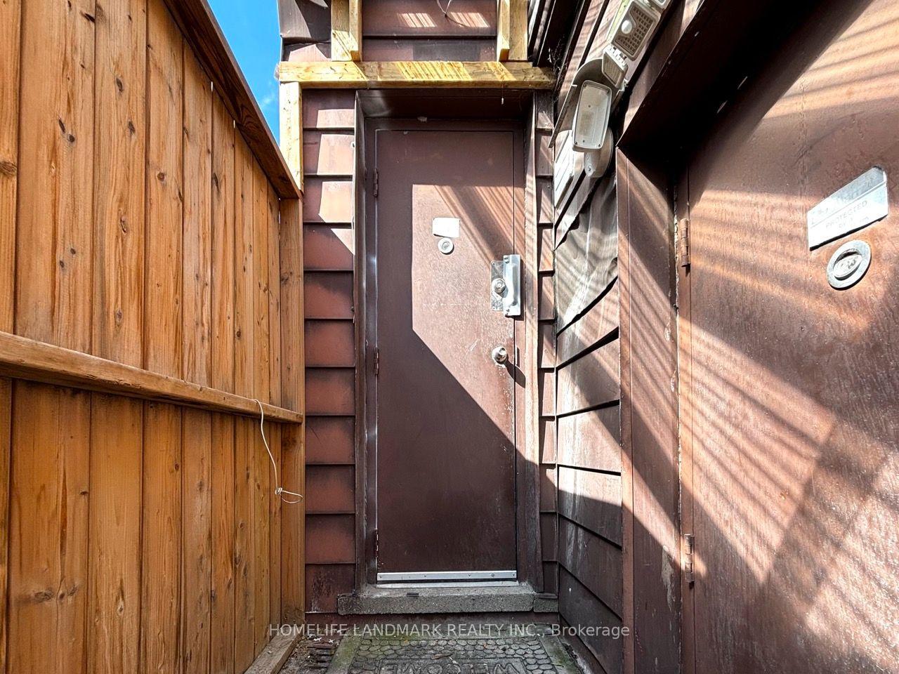 Photo 18 of Unit Unit 1, 3229 Yonge Street, Toronto, Lawrence Park North — HOMEH