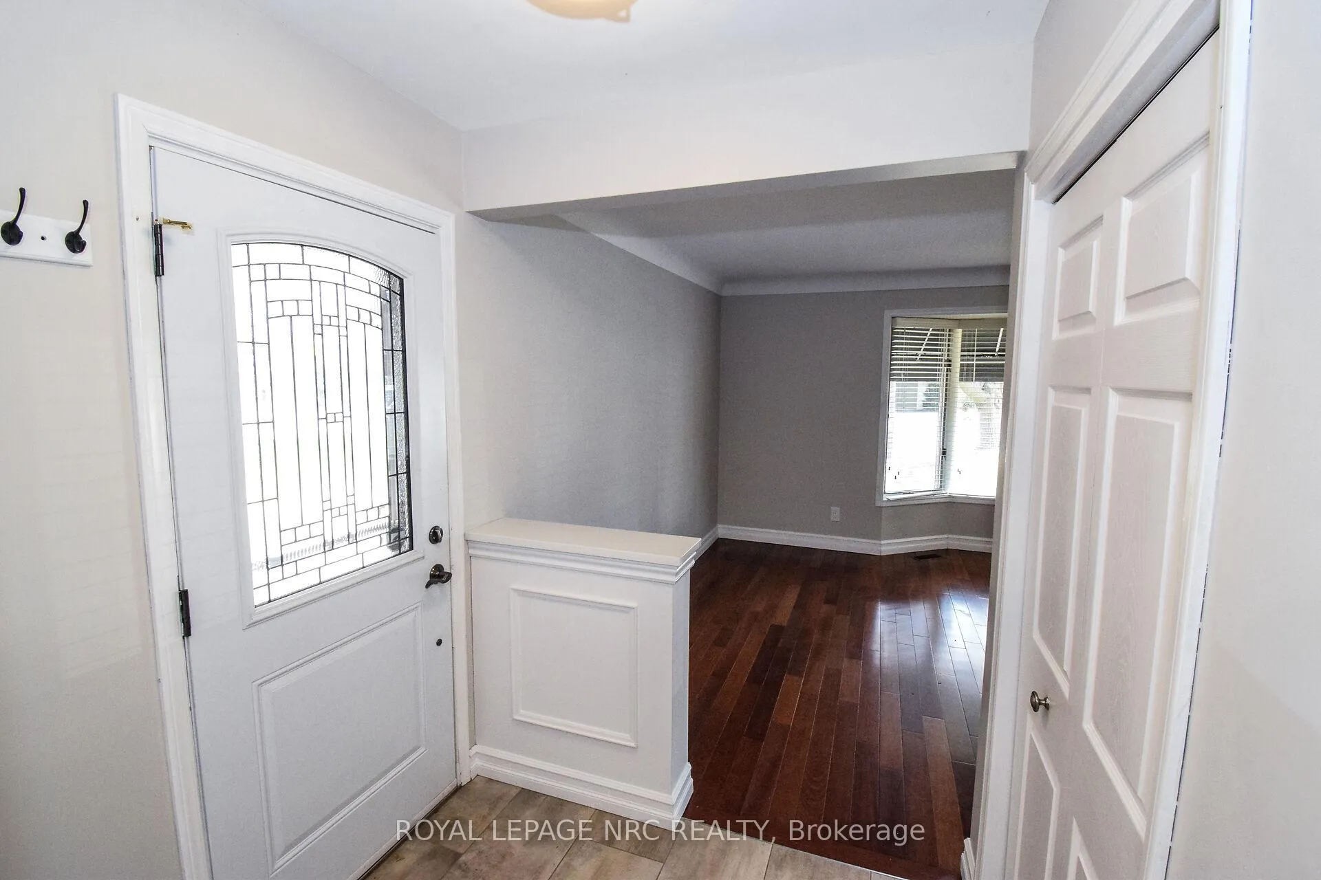 Photo 2 of 7 Port Master Drive, St. Catharines, Martindale Pond — HOMEH