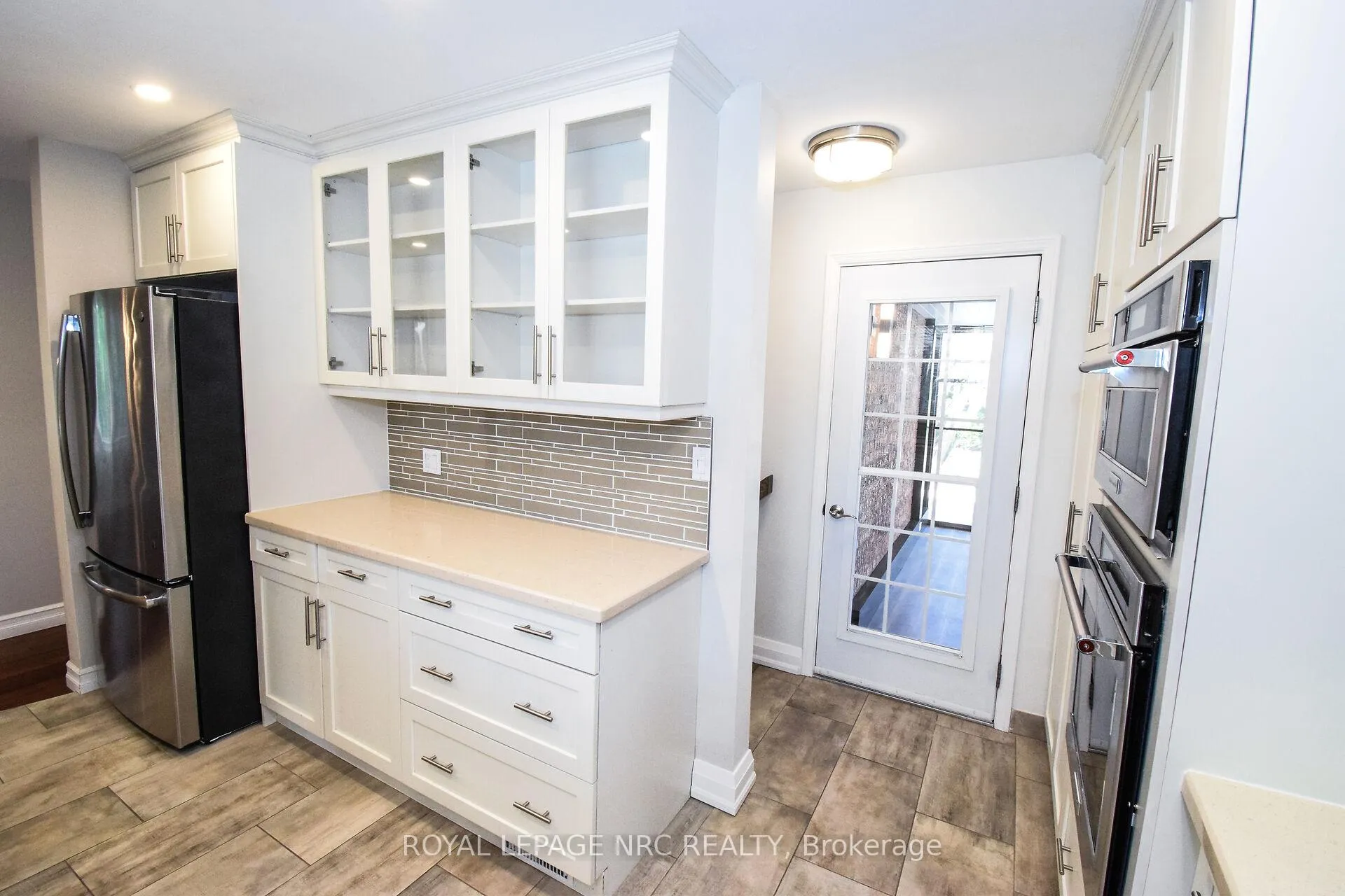 Photo 11 of 7 Port Master Drive, St. Catharines, Martindale Pond — HOMEH