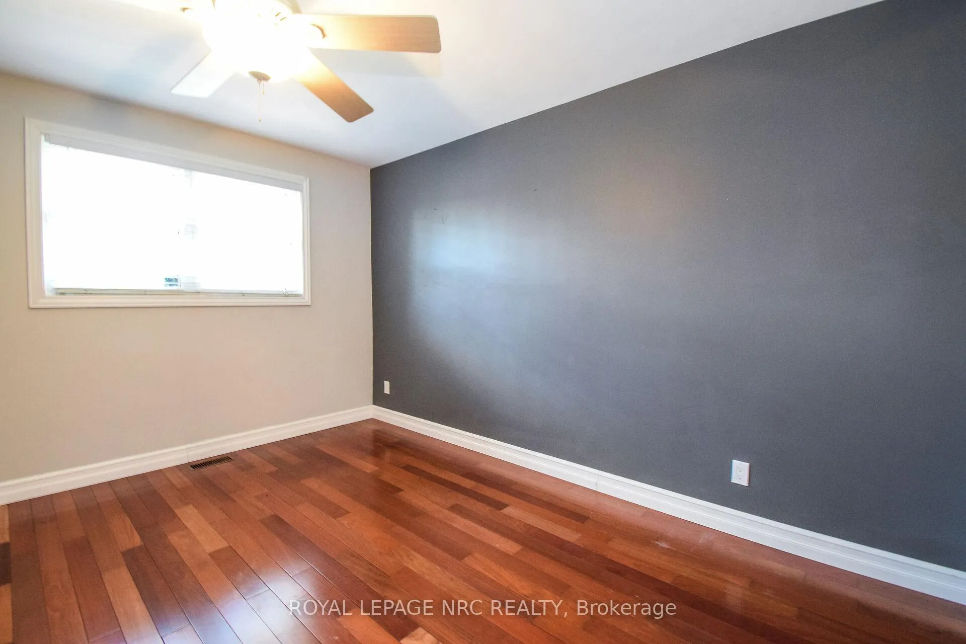 Photo 19 of 7 Port Master Drive, St. Catharines, Martindale Pond — HOMEH
