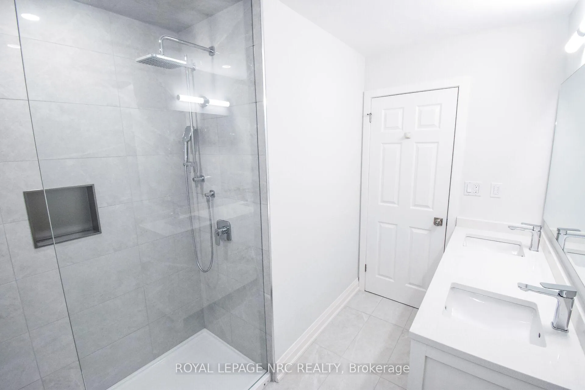 Photo 27 of 7 Port Master Drive, St. Catharines, Martindale Pond — HOMEH