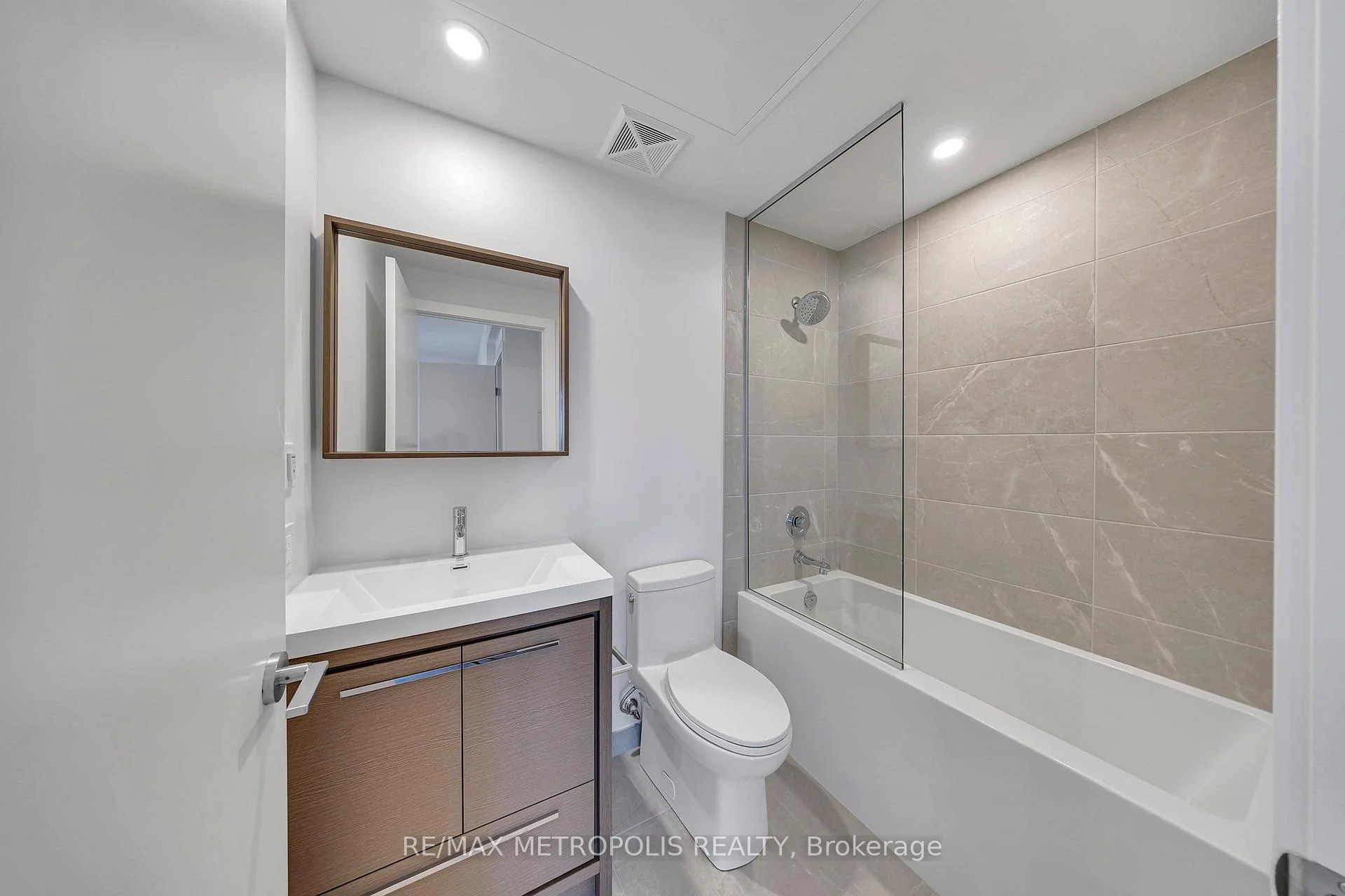 Photo 18 of Unit 1507 B, 21 Meadowdale Road, Vaughan, Vaughan Corporate Centre — HOMEH