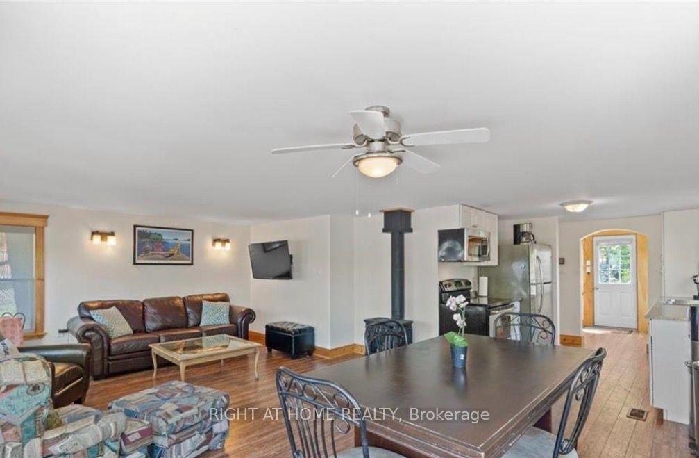 Photo 11 of 1190 South Morrison Lake Road, Gravenhurst, Wood (Gravenhurst) — HOMEH