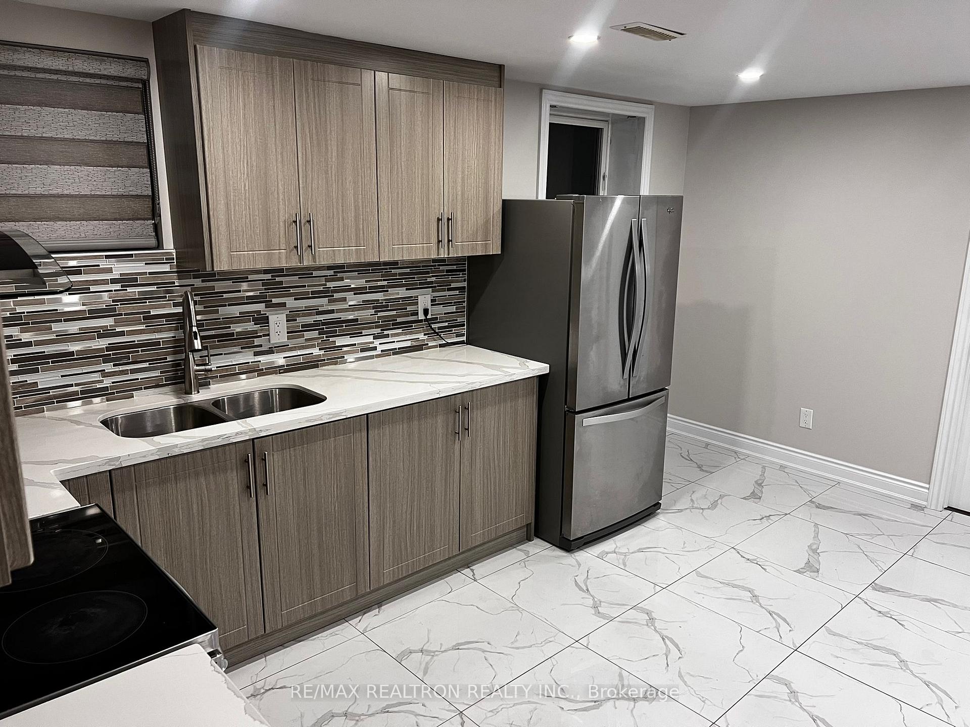 Photo 6 of Unit Basement, 34 Haywood Drive, Brampton, Credit Valley — HOMEH