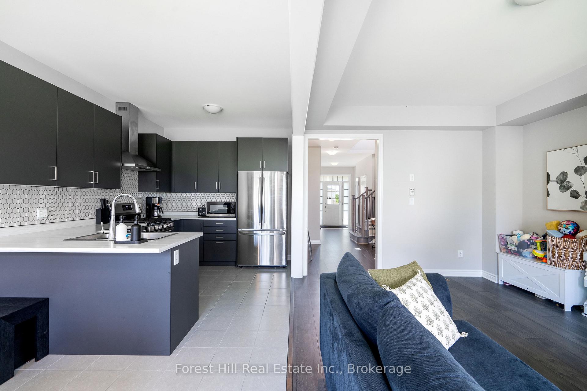 Photo 2 of 281 Springfield Crescent, Clearview, Stayner — HOMEH
